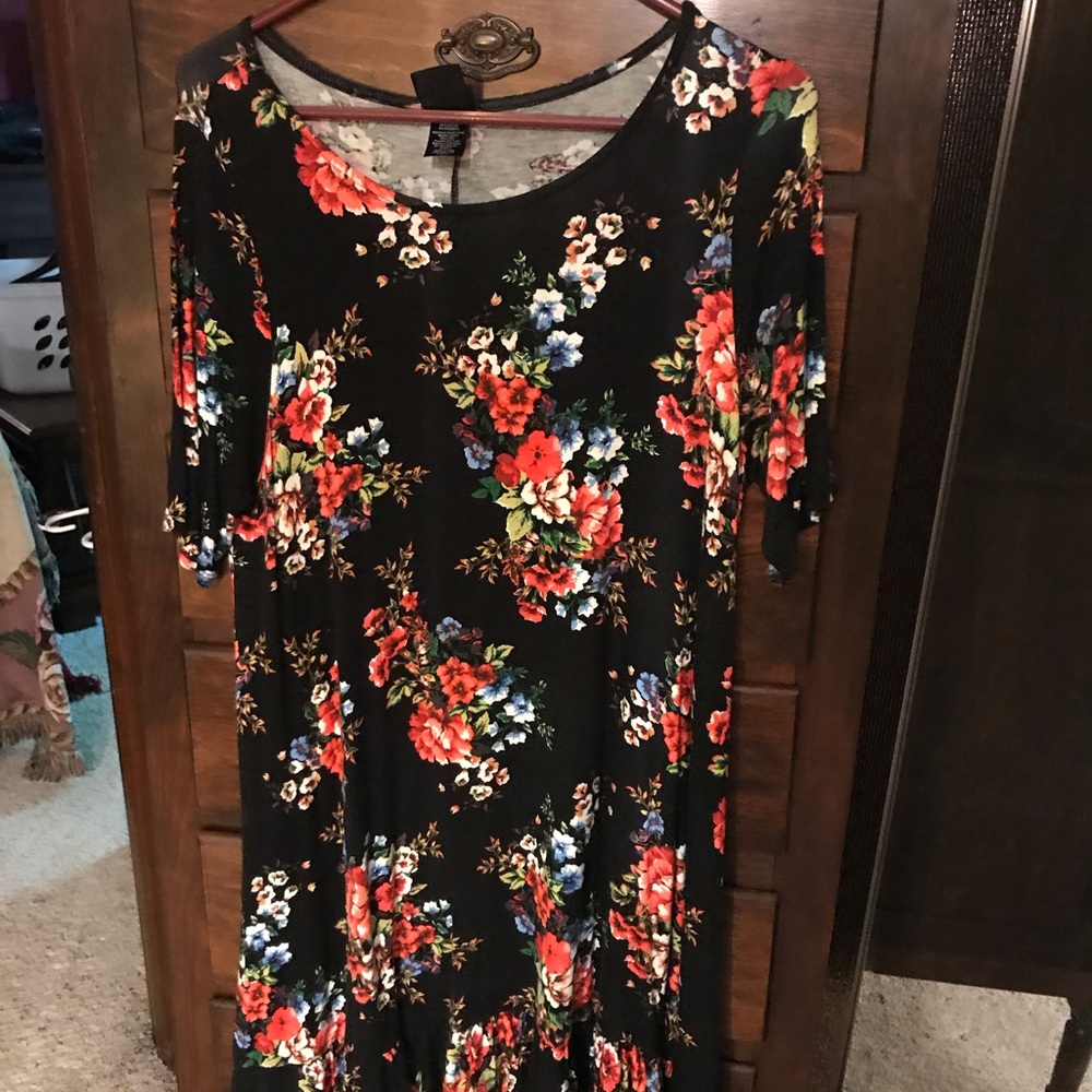 Agnes and Dora ruffle tunic